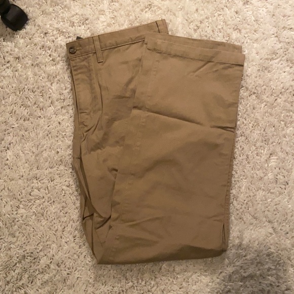 Eddie Bauer Classic Fit Legend Wash 